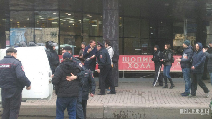 «Выполнялись конкретные команды»: генерал МВД прокомментировал задержания на митинге в Красноярске
