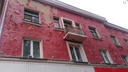 «Портят облик района»: облезлые дома в Челябинске пугают горожан своими фасадами
