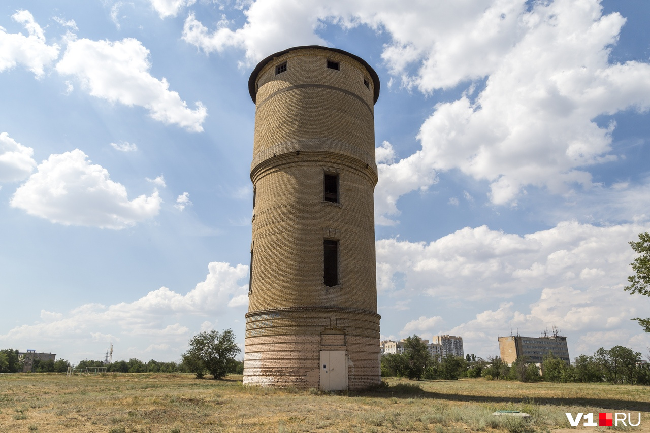 старые водонапорные башни