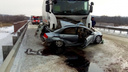 На трассе М-5 в Челябинской области в ДТП с участием пяти машин погибли два человека