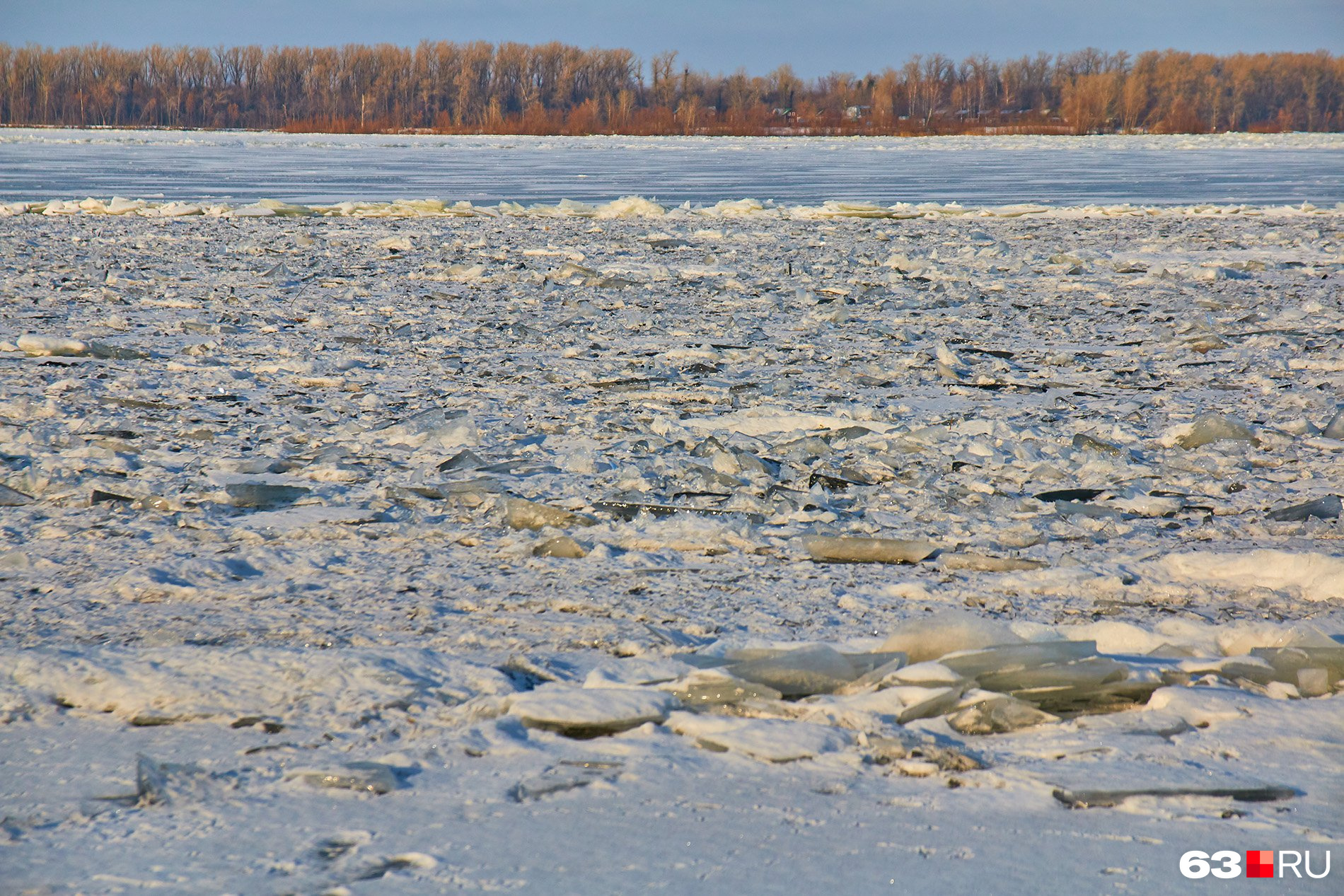 Начала ледостава. Ледостав с торосами. Ледостав это в географии. Ледостав Самары реки. Замерзшая Волга Самара.