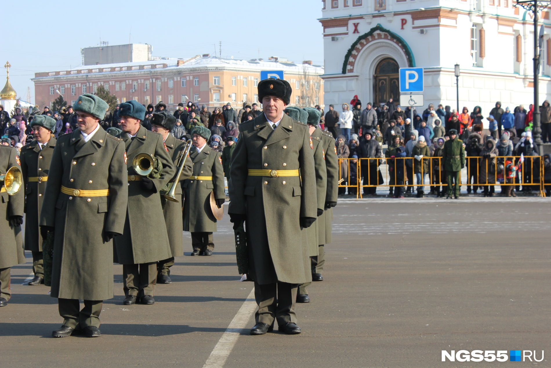 Фото с парада в омске