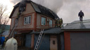 В Самаре сгорел двухэтажный дом с мансардой