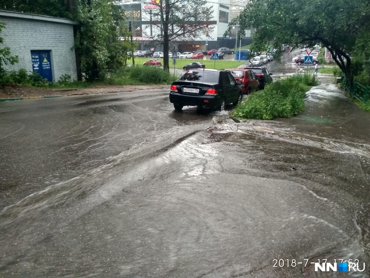 На Ковалихинскую стекаются потоки со всех улиц в округе