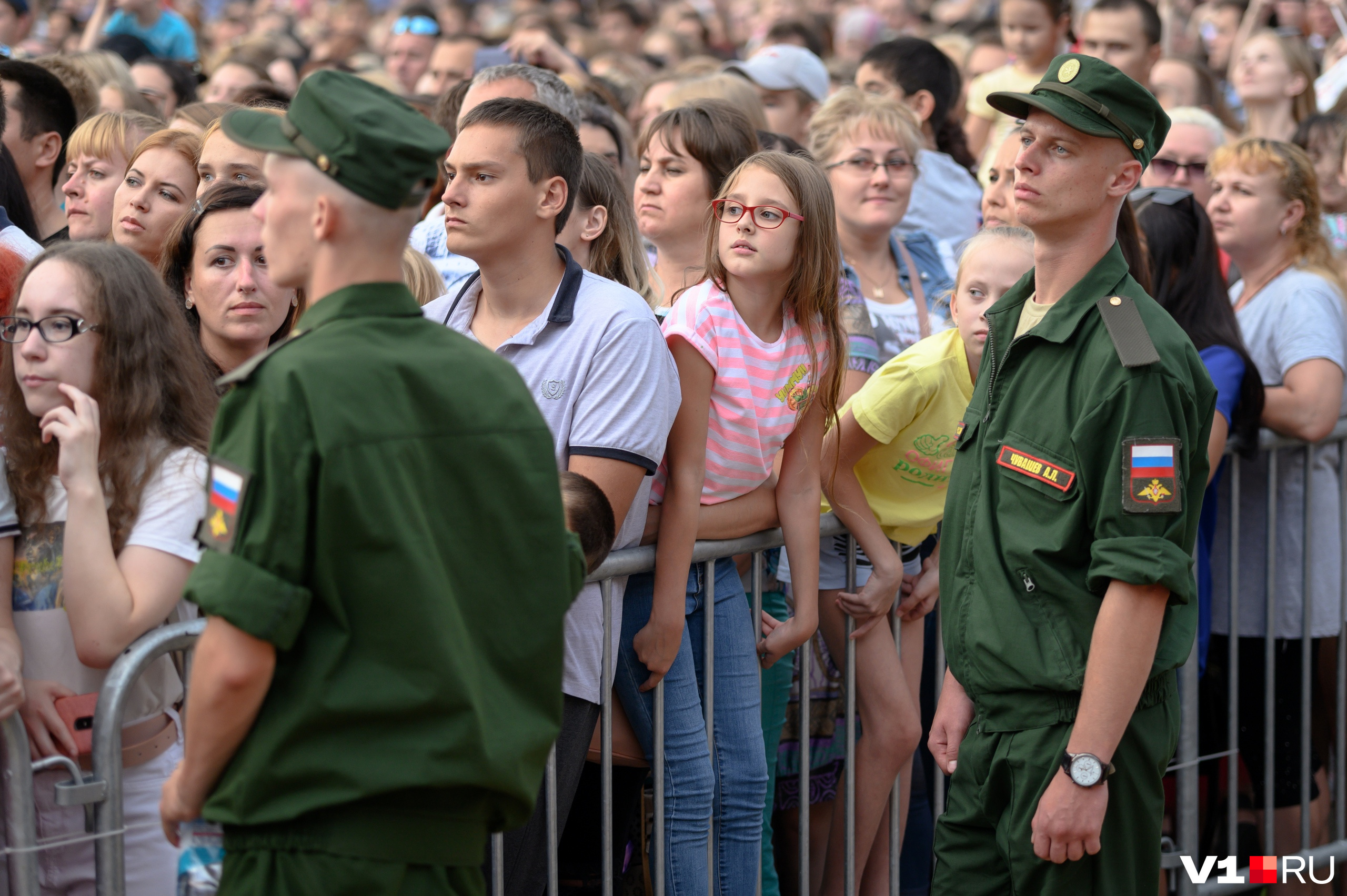 В парк «Волжский» бросили сотни полицейских и военных