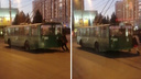 Вместо вечернего фитнеса: пассажирам пришлось толкать троллейбус возле ГПНТБ