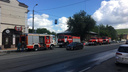 Чердак задымил: из здания в центре Челябинска из-за пожара эвакуировались 30 человек