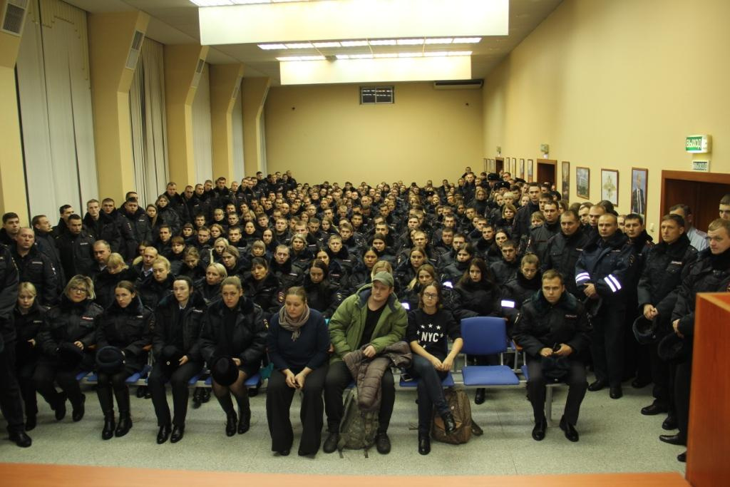 Полицейских, которые участвуют в поисках Лёвушки, собрали сегодня вечером в городском управлении МВД