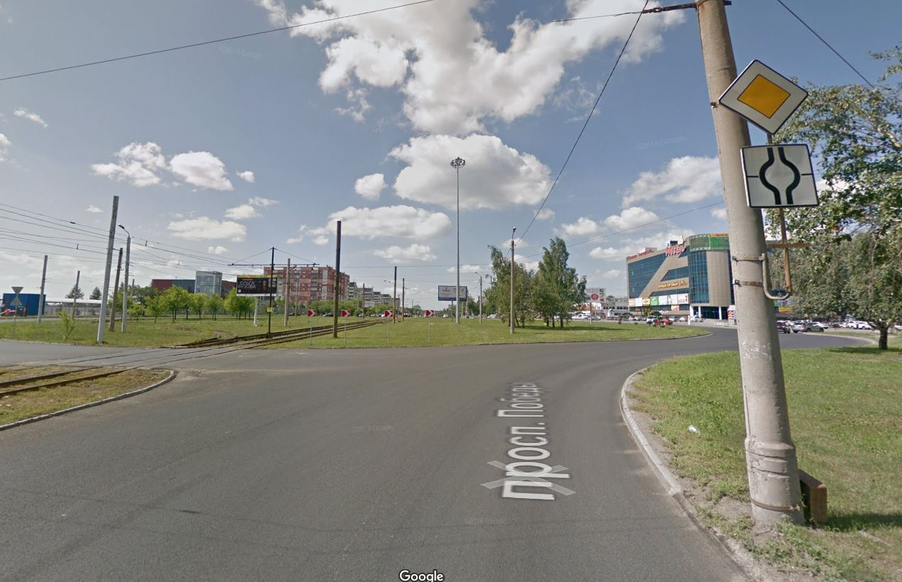 Челябинск, проспект Победы: бывшее кольцо переделали в пересечение изогнутой главной дороги с двумя второстепенными