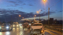 «Люди выходили и шли пешком»: несколько автомобилей столкнулись на Кирова