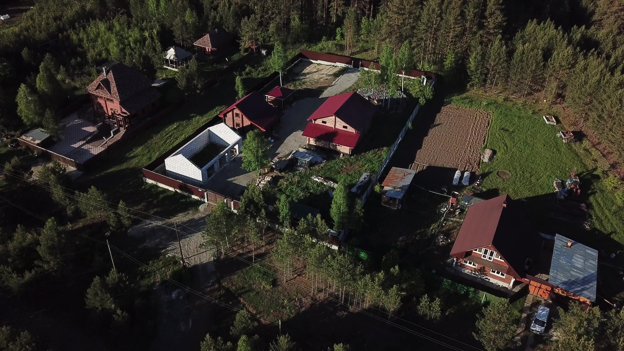 Интересные проекты домов. Бревенчатый дом модерн. Дом в следствии. Террасированный ландшафт. Дом в следствии.