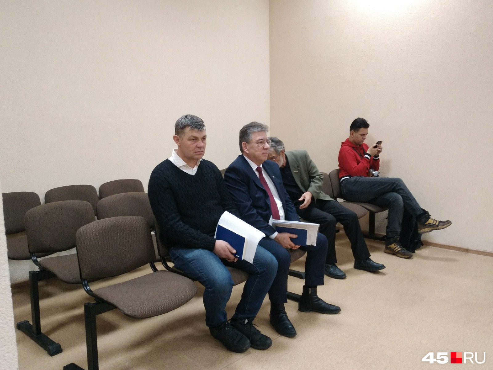 На судебном заседании в этот раз присутствовали и Тябутов, и Коваленко