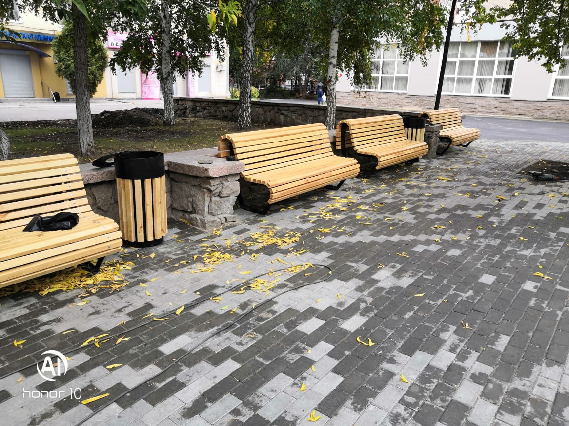 Сквер на Плеханова до конца привели в порядок буквально несколько дней назад Сквер на Плеханова до конца привели в порядок буквально несколько дней назад