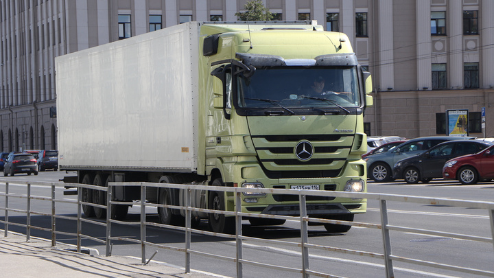 В Нижнем Новгороде грузовик с 4 тоннами гексогена попал в ДТП
