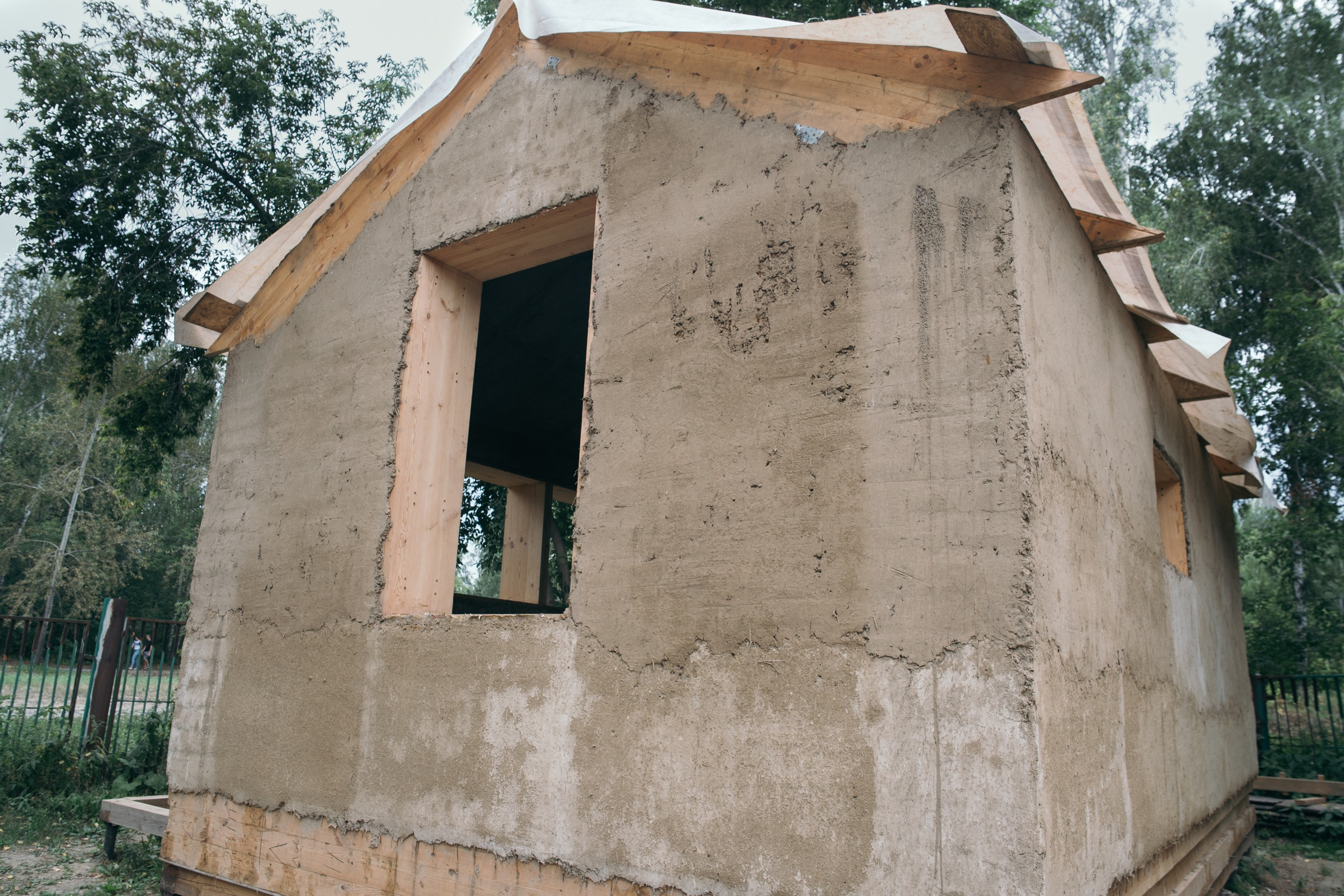 Строительство дома из соломы в Украине – ЭКО-ДОМ
