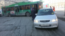 Попавший в аварию троллейбус перекрыл движение по Станиславского