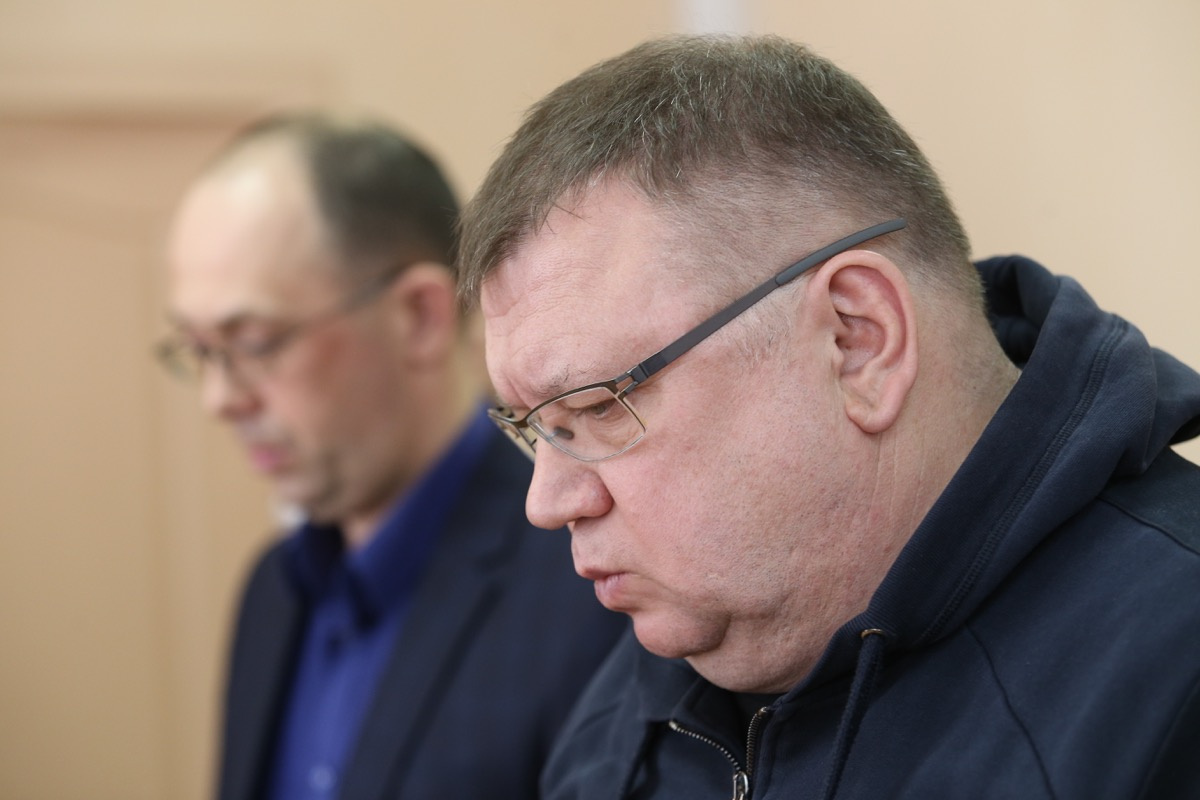 Центральный райсуд приговорил Сергея Мануйлова к двум с половиной годам колонии и оставил его под подпиской о невыезде Центральный райсуд приговорил Сергея Мануйлова к двум с половиной годам колонии и оставил его под подпиской о невыезде