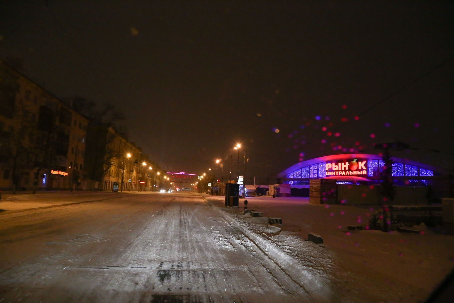 Ночной снежный Нижний Новгород