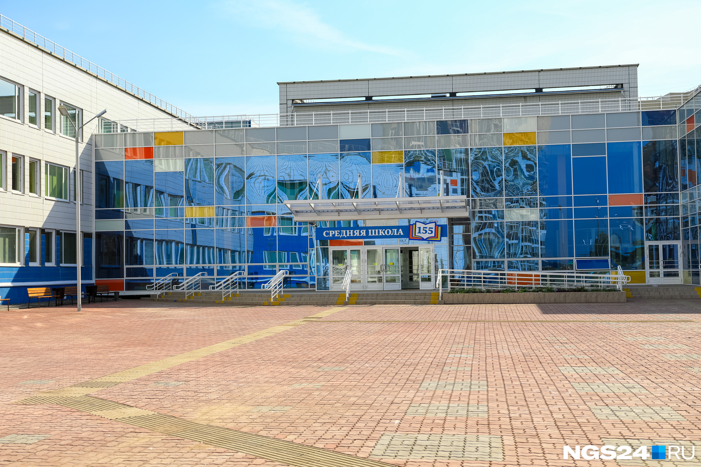 Школа входит в образовательный комплекс «Покровский»