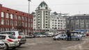 На площади Ленина разрешили ночную парковку — всё благодаря новогоднему городку