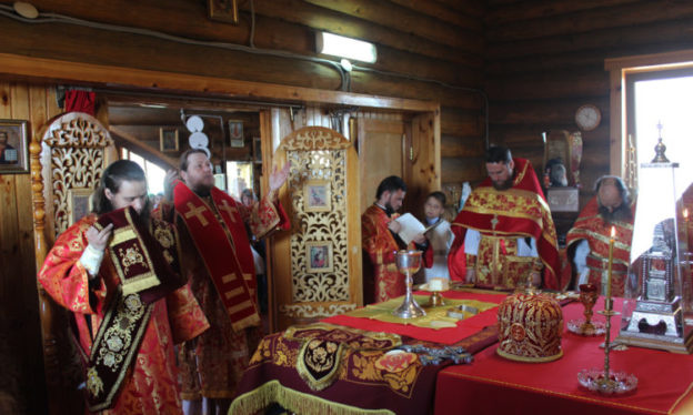 Храм открыт для посещений в любой будний день, богослужения проходили в четверг, субботу и воскресенье Храм открыт для посещений в любой будний день, богослужения проходили в четверг, субботу и воскресенье