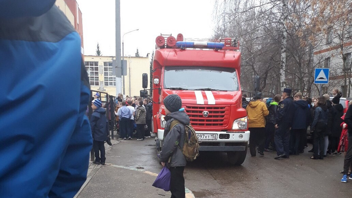 Новая волна эвакуаций школ и больниц в Нижнем Новгороде