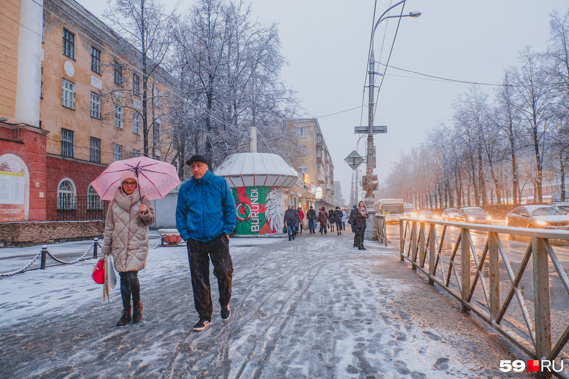 Снег в октябре в Перми. Погода Пермь. Погода в Перми фото. Пермь погода зимой. Погода город пермь 3 дня