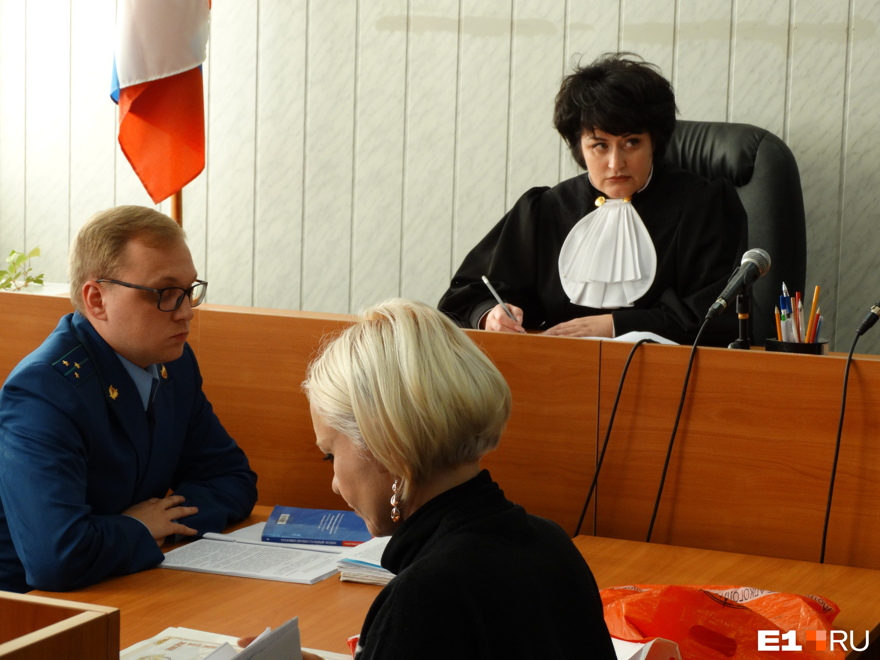 Судья пришла к выводу, что оказавшись на свободе полковник может оказать давление на свидетелей по его делу