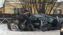 Машина превратилась в груду металлолома: в Ярославле столкнулись «БМВ» и «Хонда»