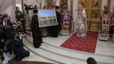 Подарили картину: в Софийском соборе Самары завершилась служба с участием главы РПЦ