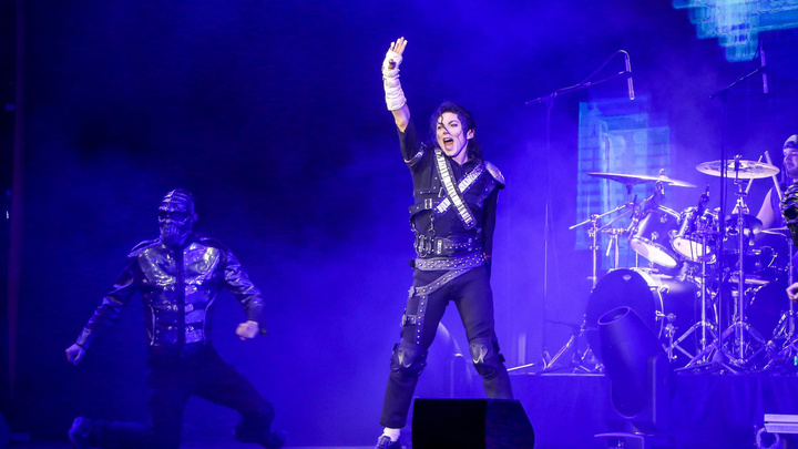 «Как похож!»: фоторепортаж NN.RU с концерта официального двойника Майкла Джексона в Нижнем Новгороде