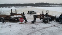 В Холмогорском районе водитель выехал на реку и сломал ледовую переправу