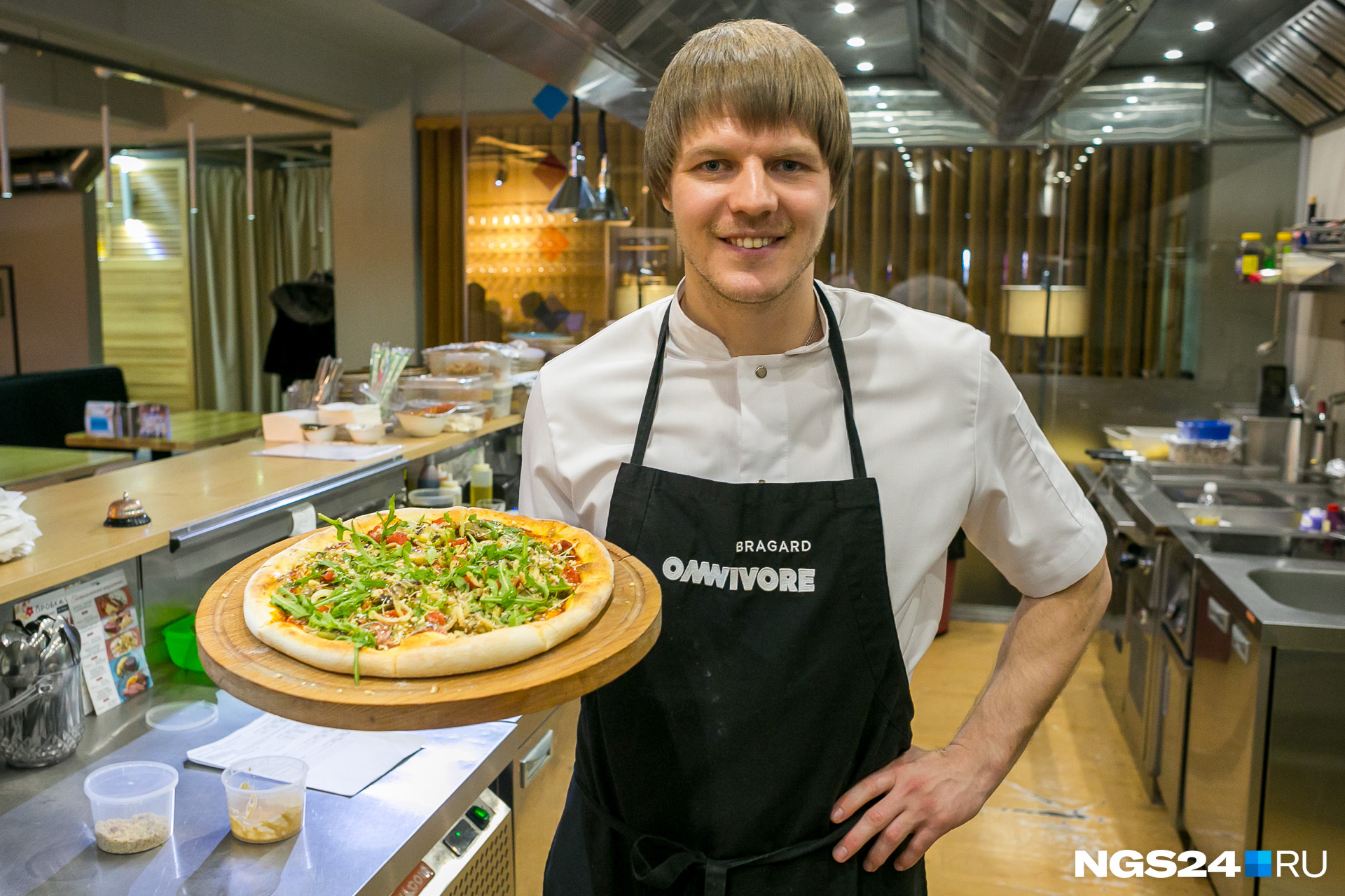 Шеф-повар Михаил Михайлов и его пицца с баклажанами, копчеными томатами и орехами<br>