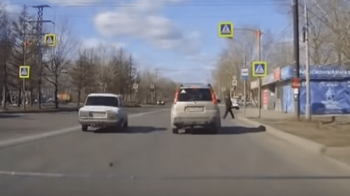 Очень дерзкого водителя ВАЗа инспекторы нашли и оштрафовали по видео в соцсетях