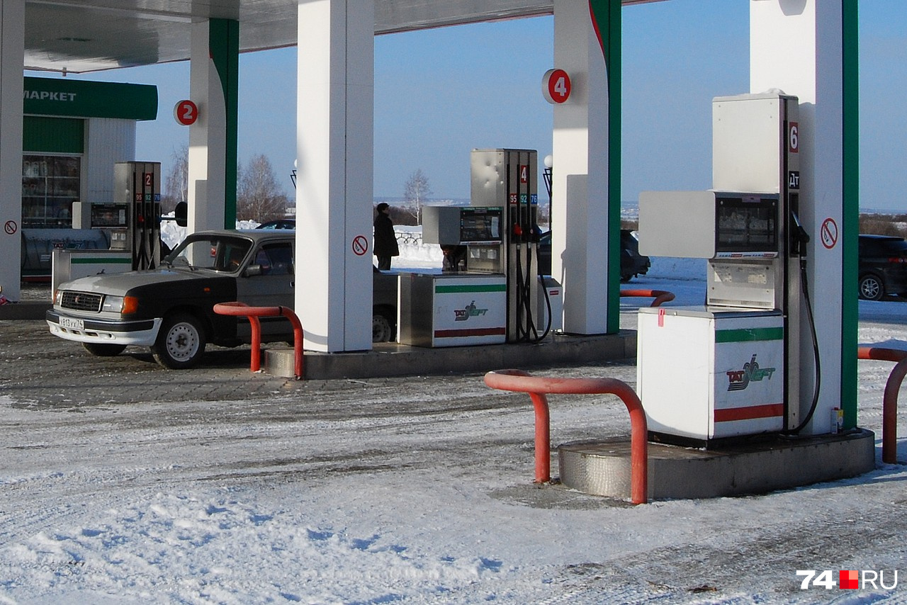С января по март цены на топливо будут регулироваться искусственно, чтобы избежать скачка после резкого роста акцизов