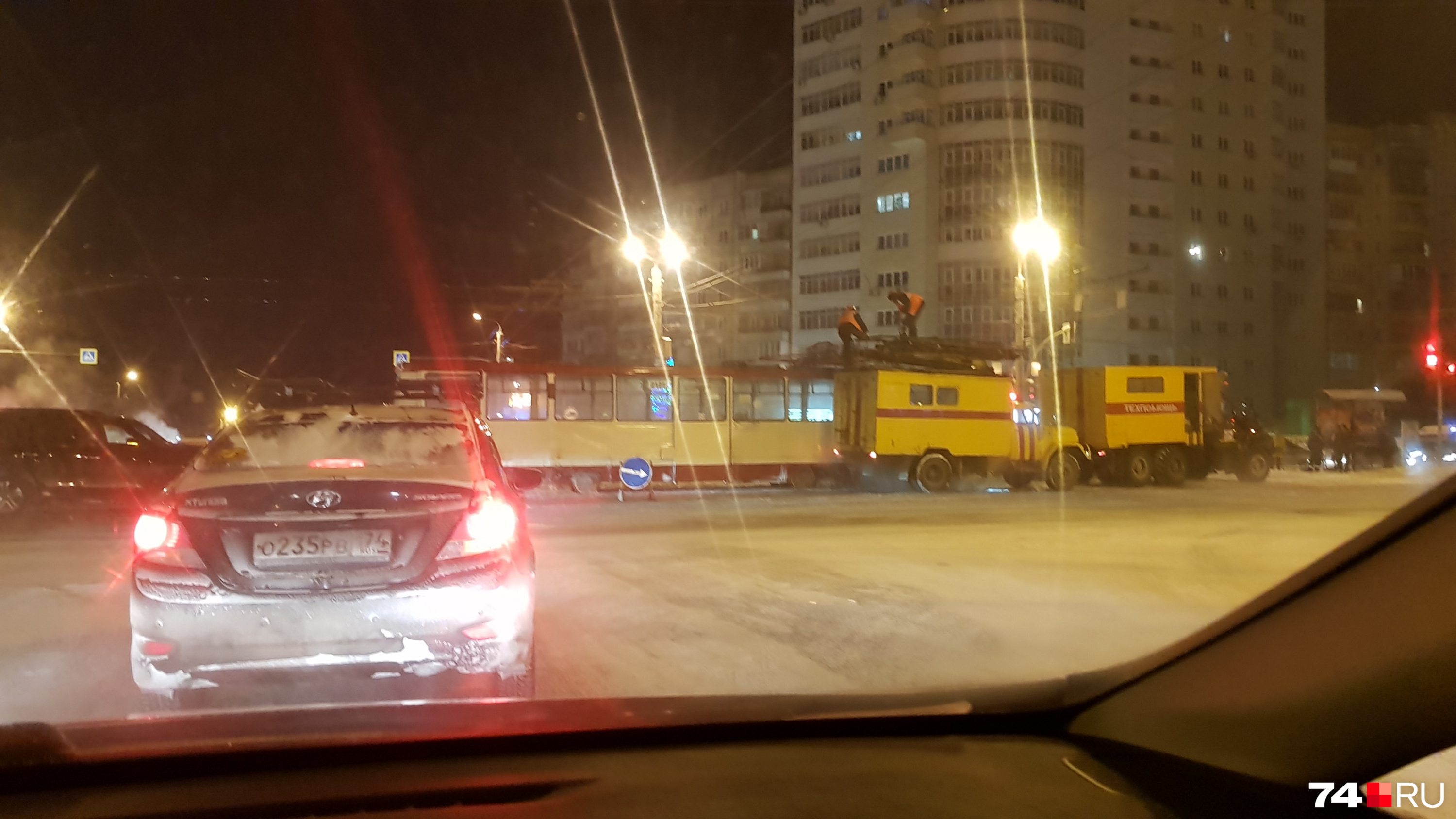 На место прибыла техпомощь На место прибыла техпомощь