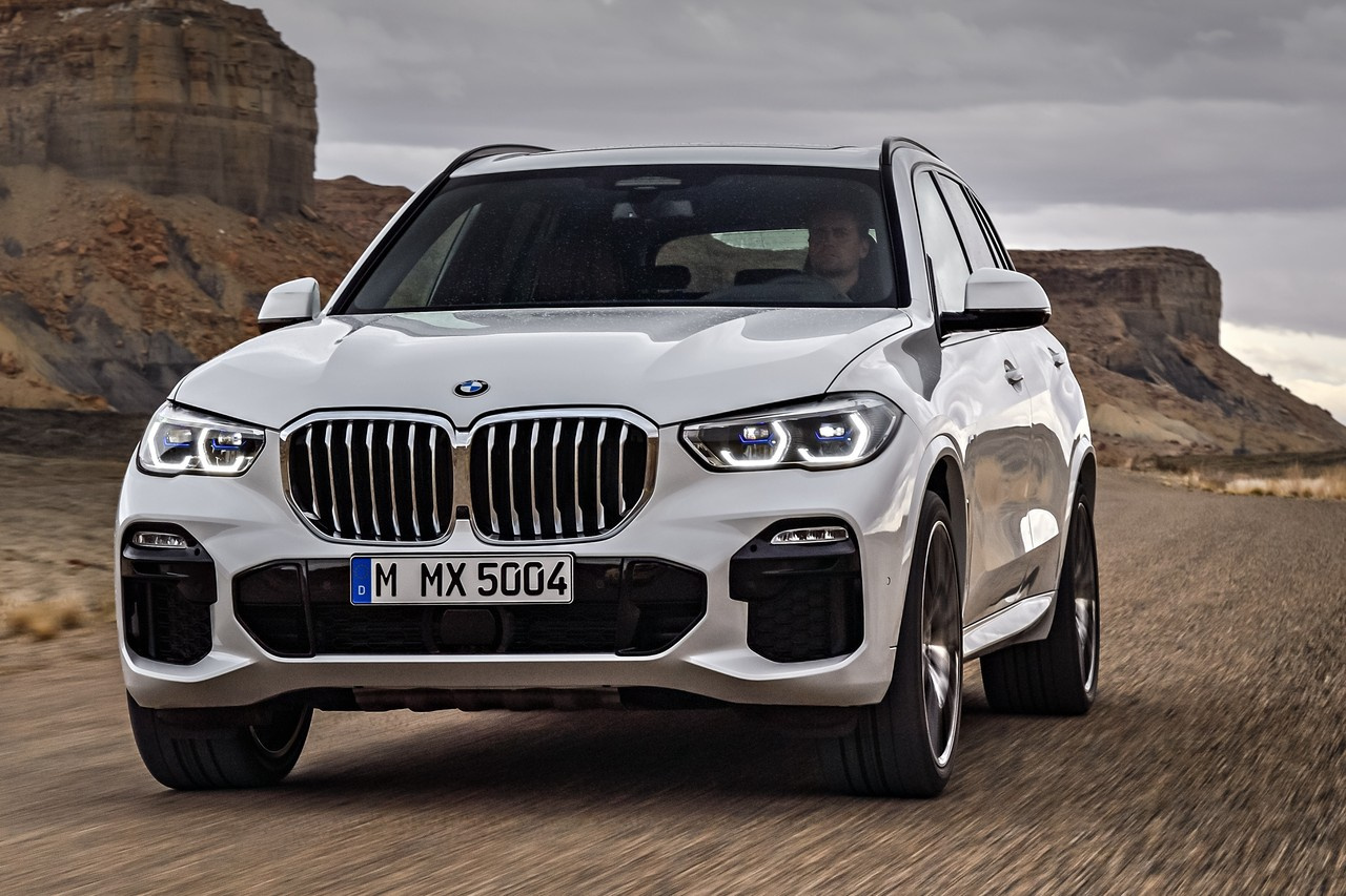 У нового BMW X5 особенно заметны «ноздри» увеличенного размера У нового BMW X5 особенно заметны «ноздри» увеличенного размера