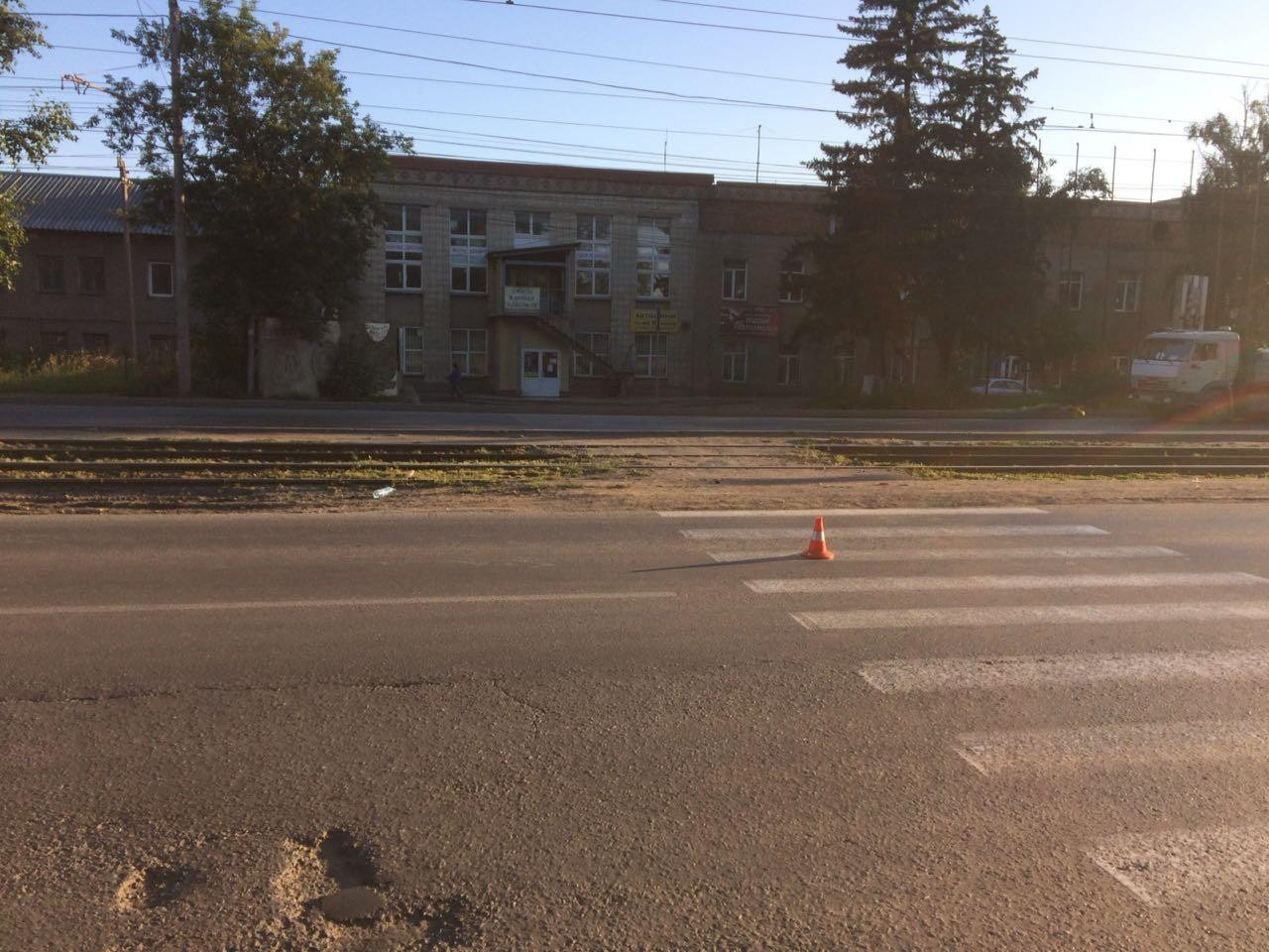 Водитель ехал со скоростью 82 километра в час и не остановился перед пешеходным переходом Водитель ехал со скоростью 82 километра в час и не остановился перед пешеходным переходом