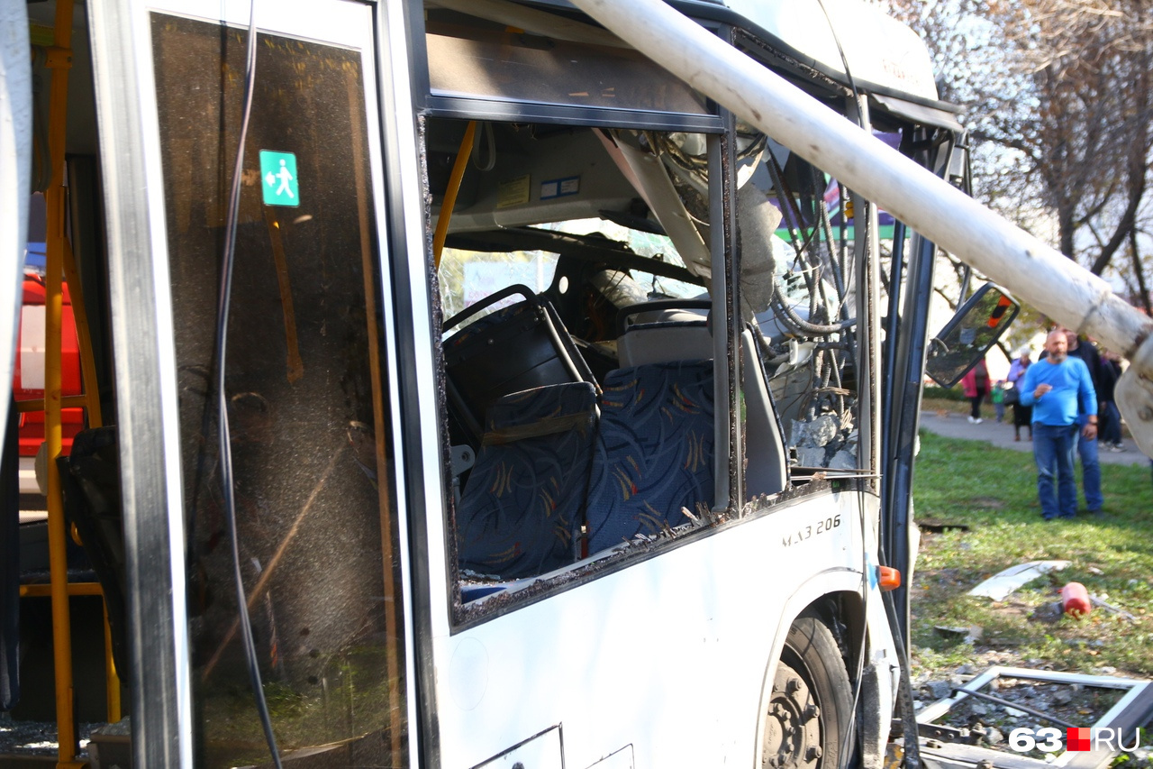 Авария автобуса с детьми. ДТП С автобусом в Самаре сегодня.