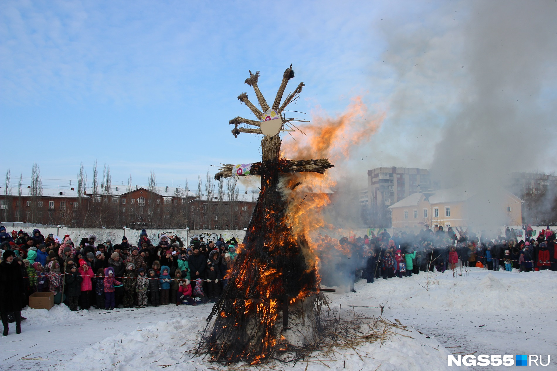 Сжигание масленицы омск. Масленица в Омске. Масленица 2018. Омские чучела. Масленица в Омской крепости.