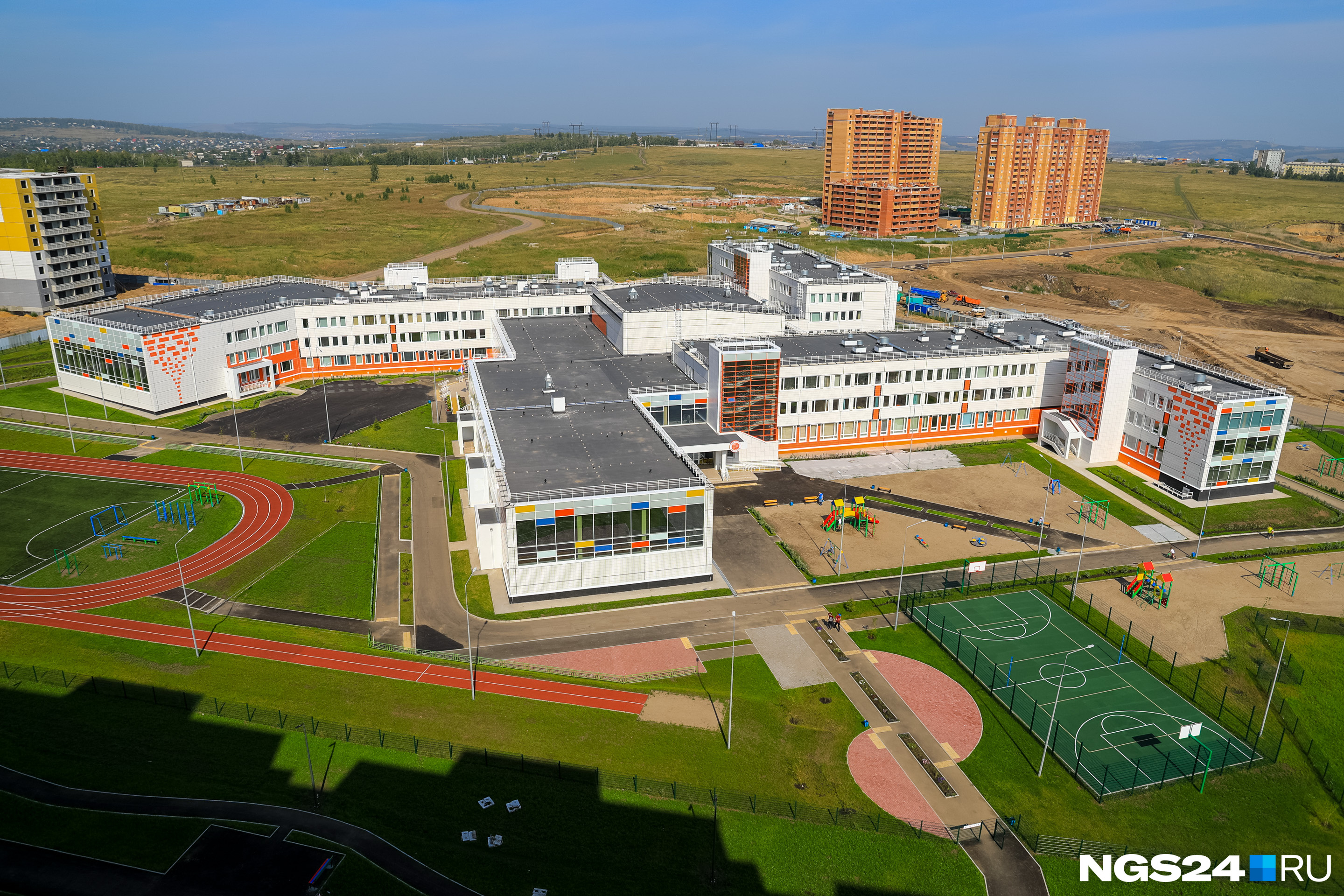 Новая школа в Солнечном