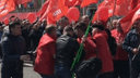 В рядах самарских коммунистов во время шествия по площади Куйбышева произошла потасовка