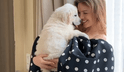Платье в горошек и добрый щеночек. Наталья Водянова снялась в рекламе с маленькой собачкой