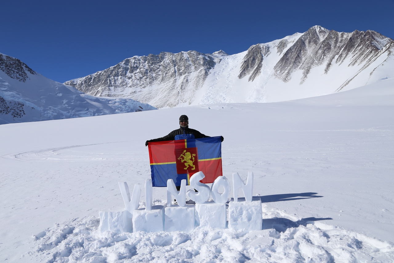 Массив Винсона. Высшая точка Антаркиды (4892м). Перед восхождением на вершину. Декабрь 2013 года