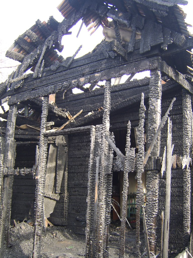 Дом полностью сгорел