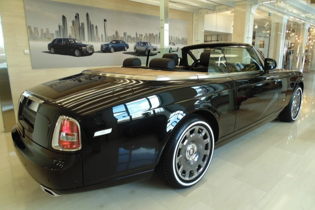Rolls-Royce Phantom Drophead Coupe — яхта с колёсами Rolls-Royce Phantom Drophead Coupe — яхта с колёсами