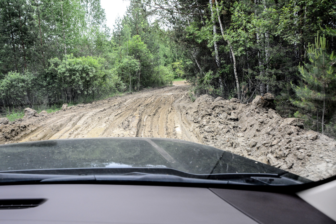 Полный привод у Tahoe включается через муфту, которую можно оставить в автоматическом режиме, а можно принудительно заблокировать Полный привод у Tahoe включается через муфту, которую можно оставить в автоматическом режиме, а можно принудительно заблокировать