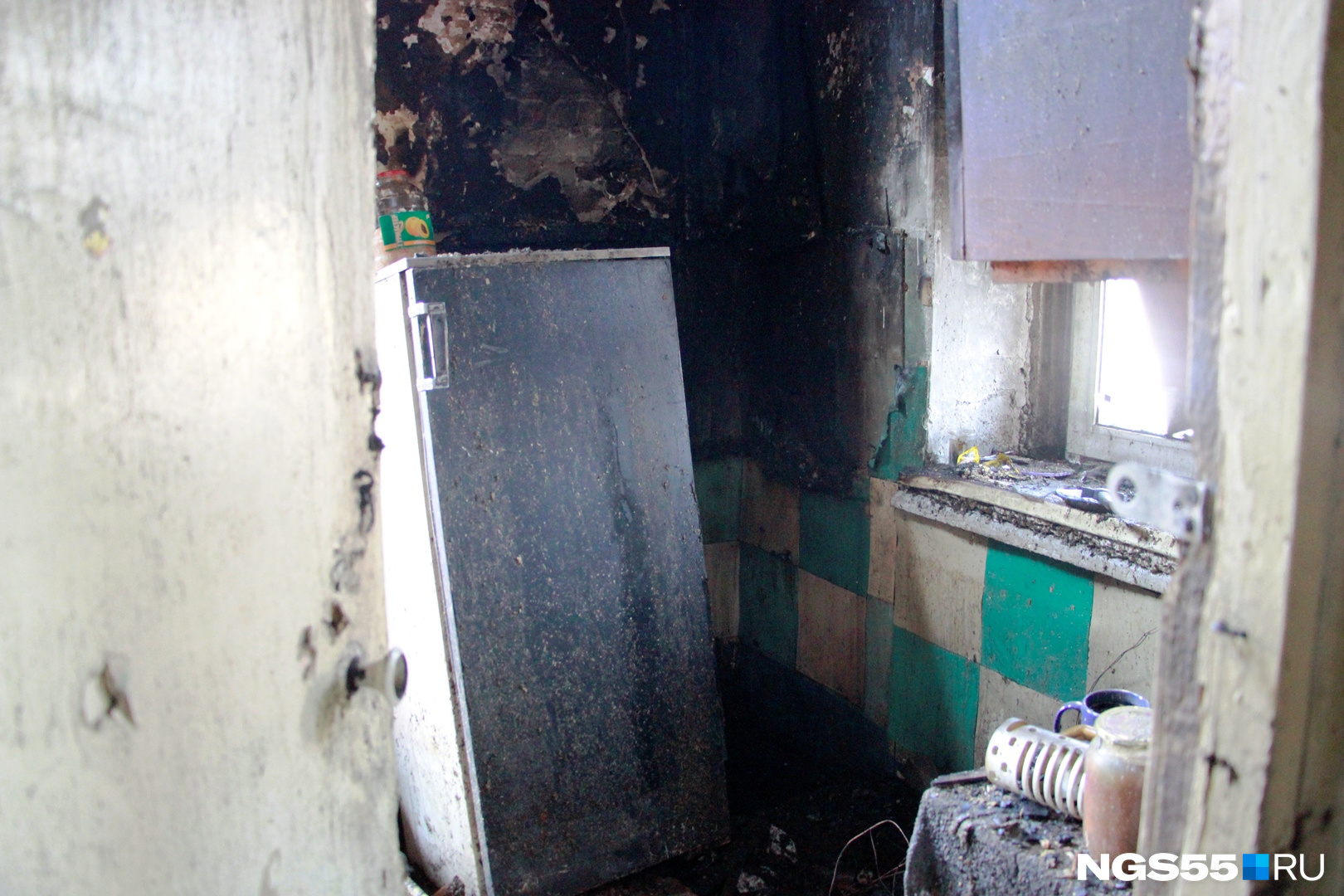 Газовая плита стояла возле холодильника — пока эксперты не выяснили, стала ли она причиной пожара