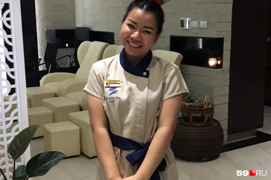 Во многих салонах массаж делают девушки из Юго-Восточной Азии