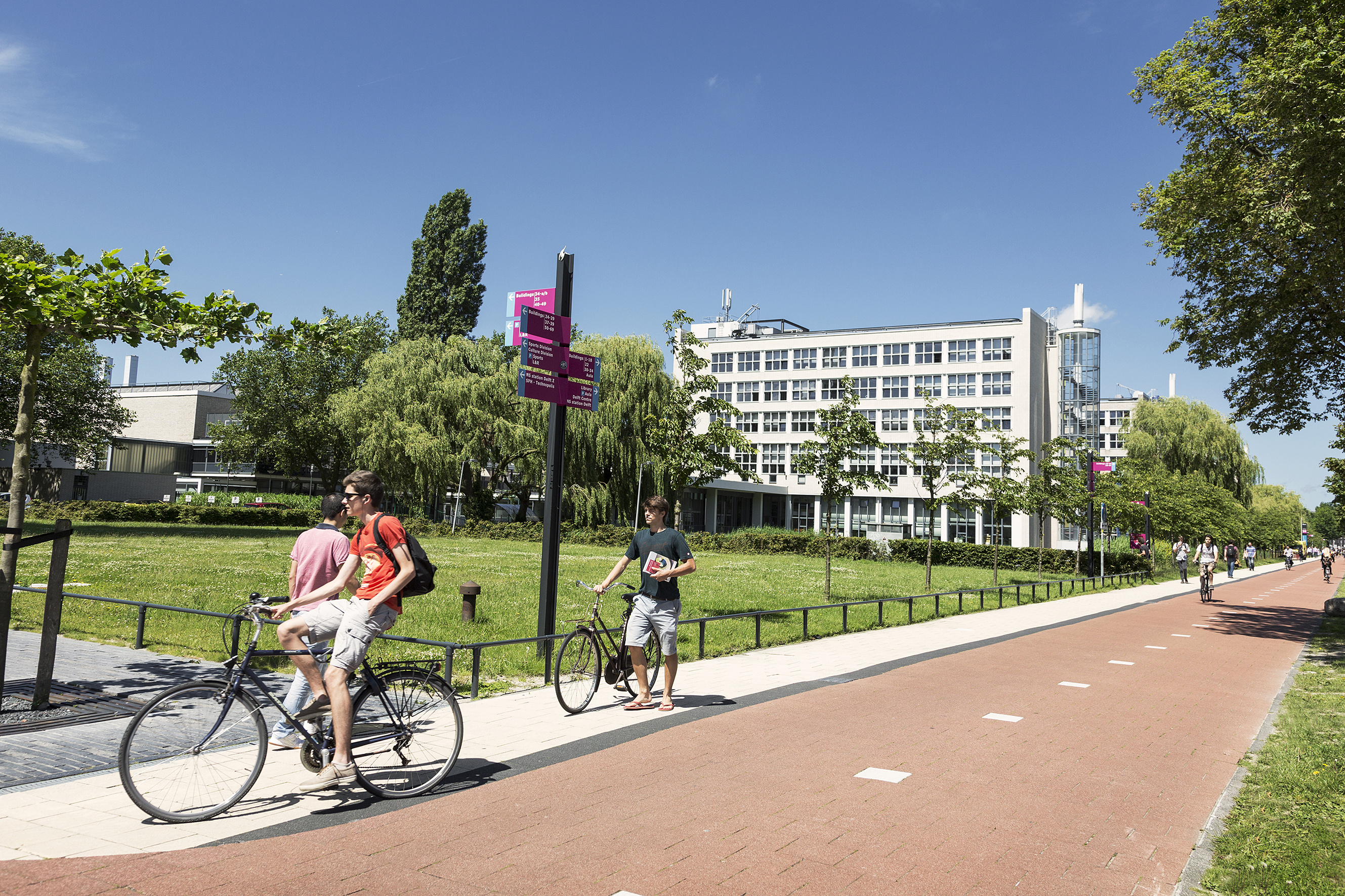 Нидерланды сравнительно недавно вышли на международную арену образования, но Делфтский технический университет уже значится в топ-100 мировых вузов
